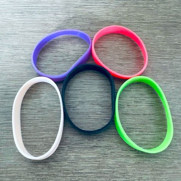 Black Light Run Glow Silicone Bracelets Set - Picture 1 of 3